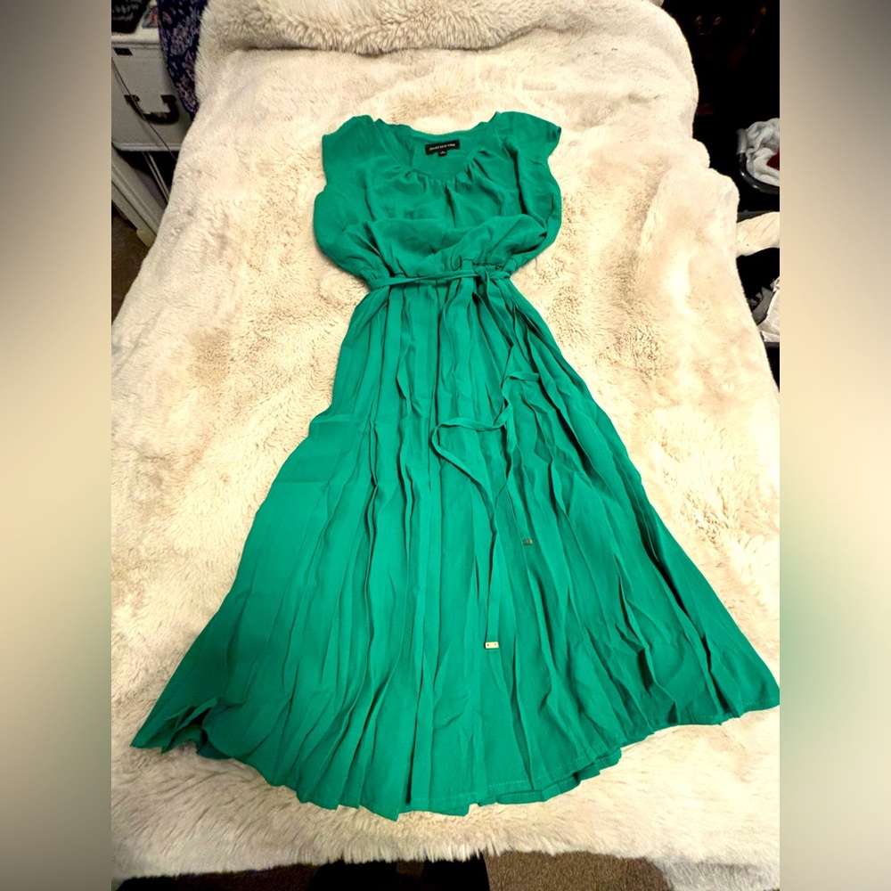 Jones New York Kelly Green Pleated Midi Dress